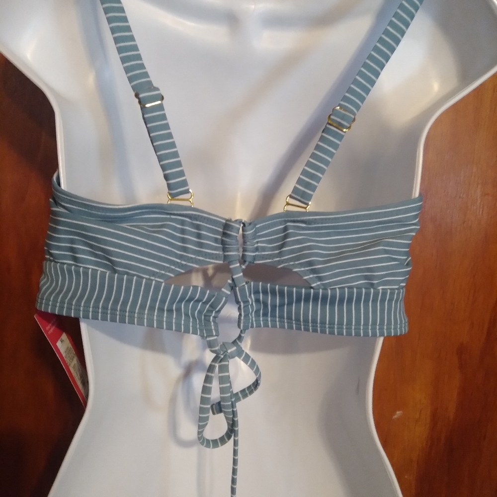 3/$15 bundle. Nwt Bikini Top
